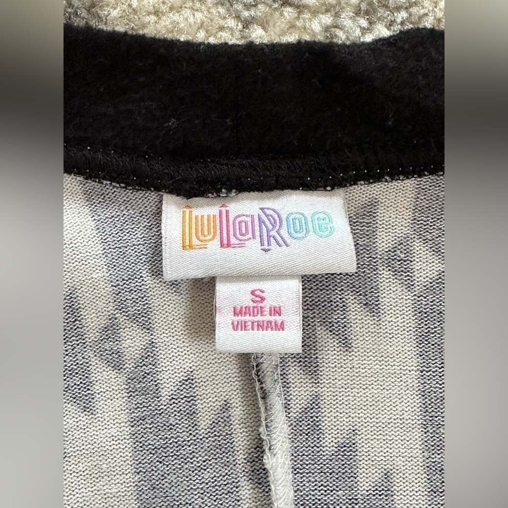 LuLaRoe Tracy Lightweight Sweater Knit Cardigan Size Small - Picture 7 of 11